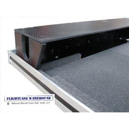 Soundcraft GB8 24 Ch Flight Case Inc Dog Box